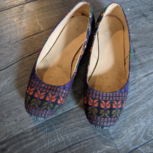 Flats from Guatemala - Picture 1 of 5